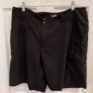 LL Bean Women’s Vista trekking shorts Size 16